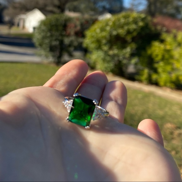 New 925 Sterling Silver Emerald Ring - Picture 6 of 11